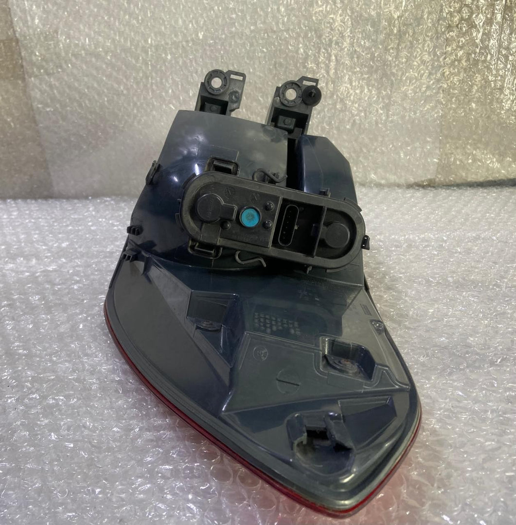 OEM BMW X1 F48 N/S LEFT SIDE REAR TAIL LIGHT 7350715