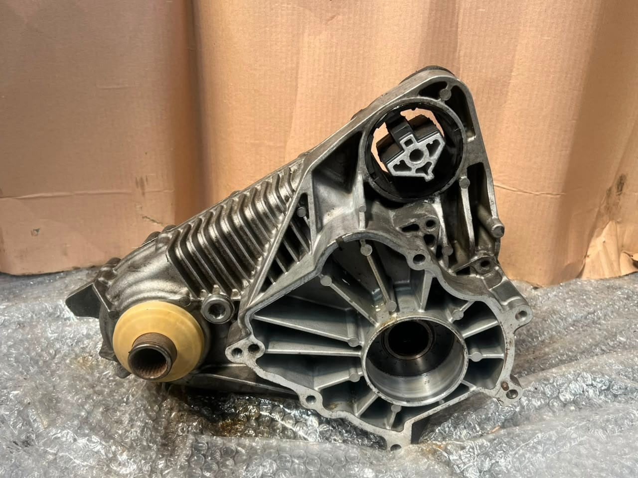 2008-2014 BMW X5 E70 N63 X6 E71 50iX DISTRIBUTOR Transfer Case 7574778 OEM