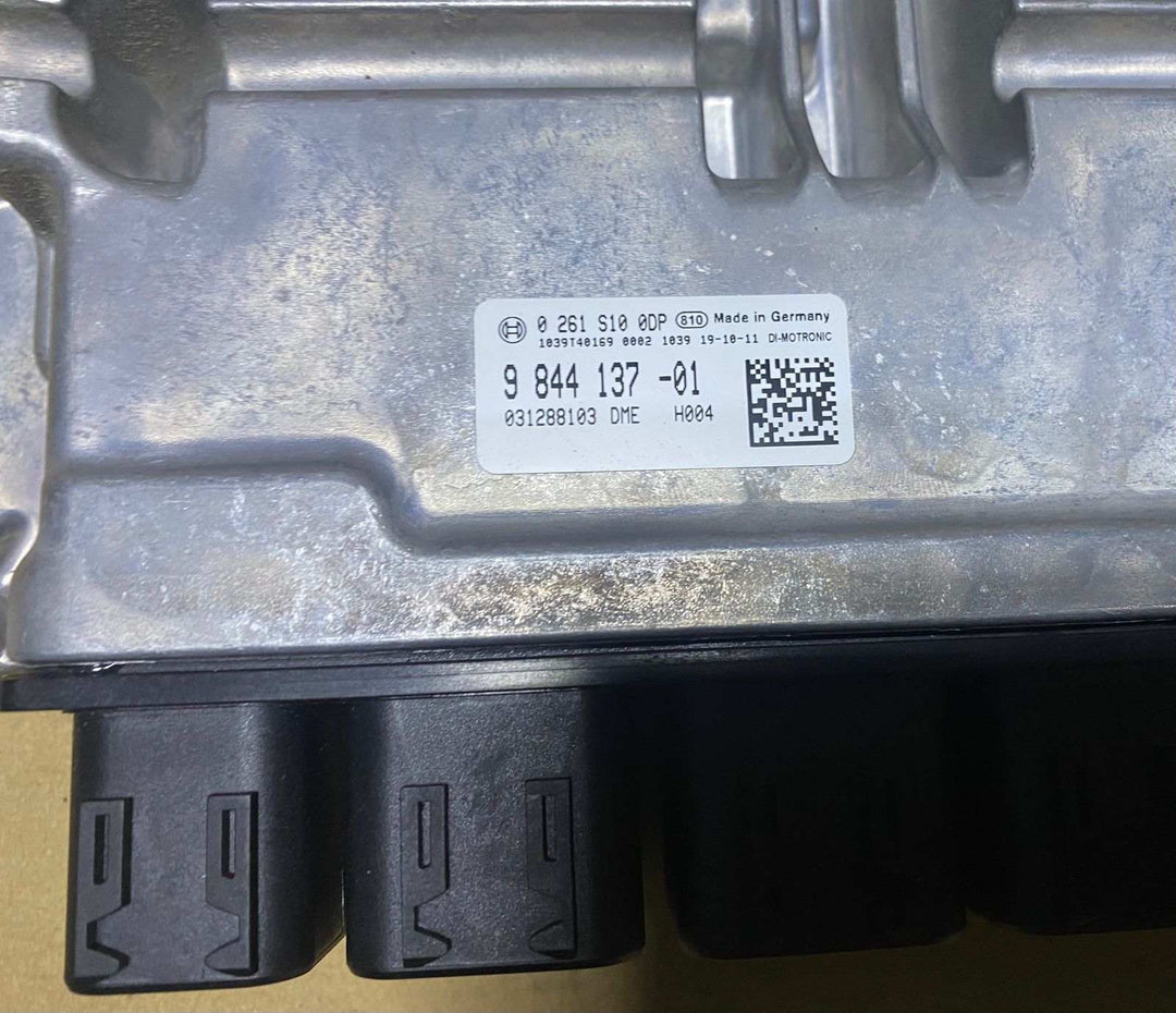 BOSCH BMW Engine Control Unit 9844137