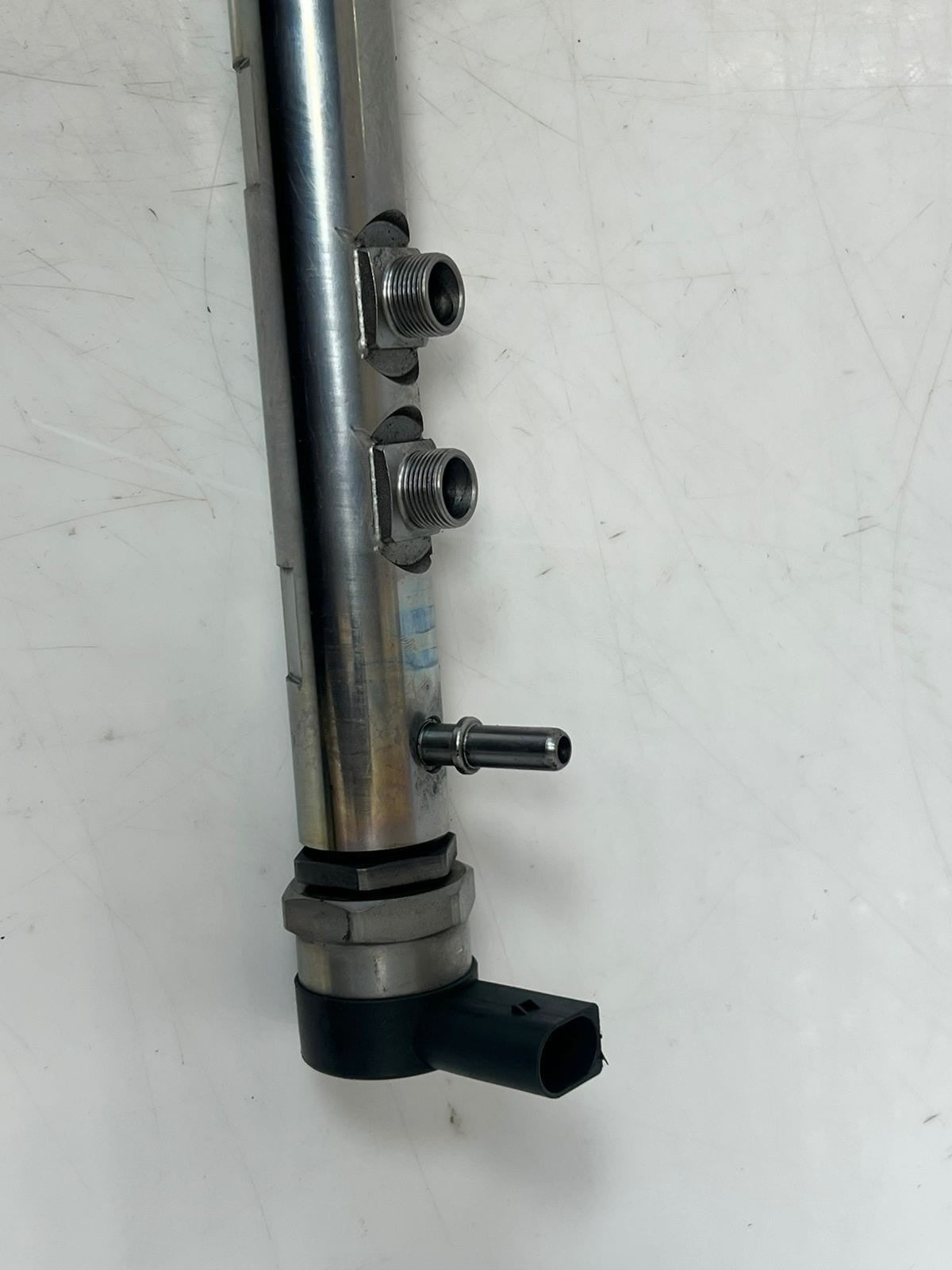 BMW 3 Series F30 F31 F35 N57 D30 Fuel Rail INJECTOR PIPE 7805423 OEM