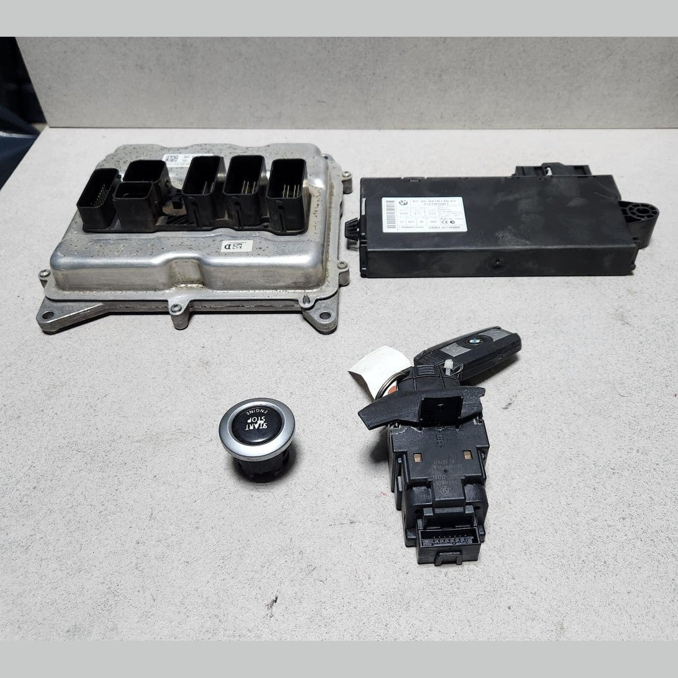 2010-2015 BMW X1 Engine Control Unit ECU Set 7639375 X1 E84 2009-2015 N20 