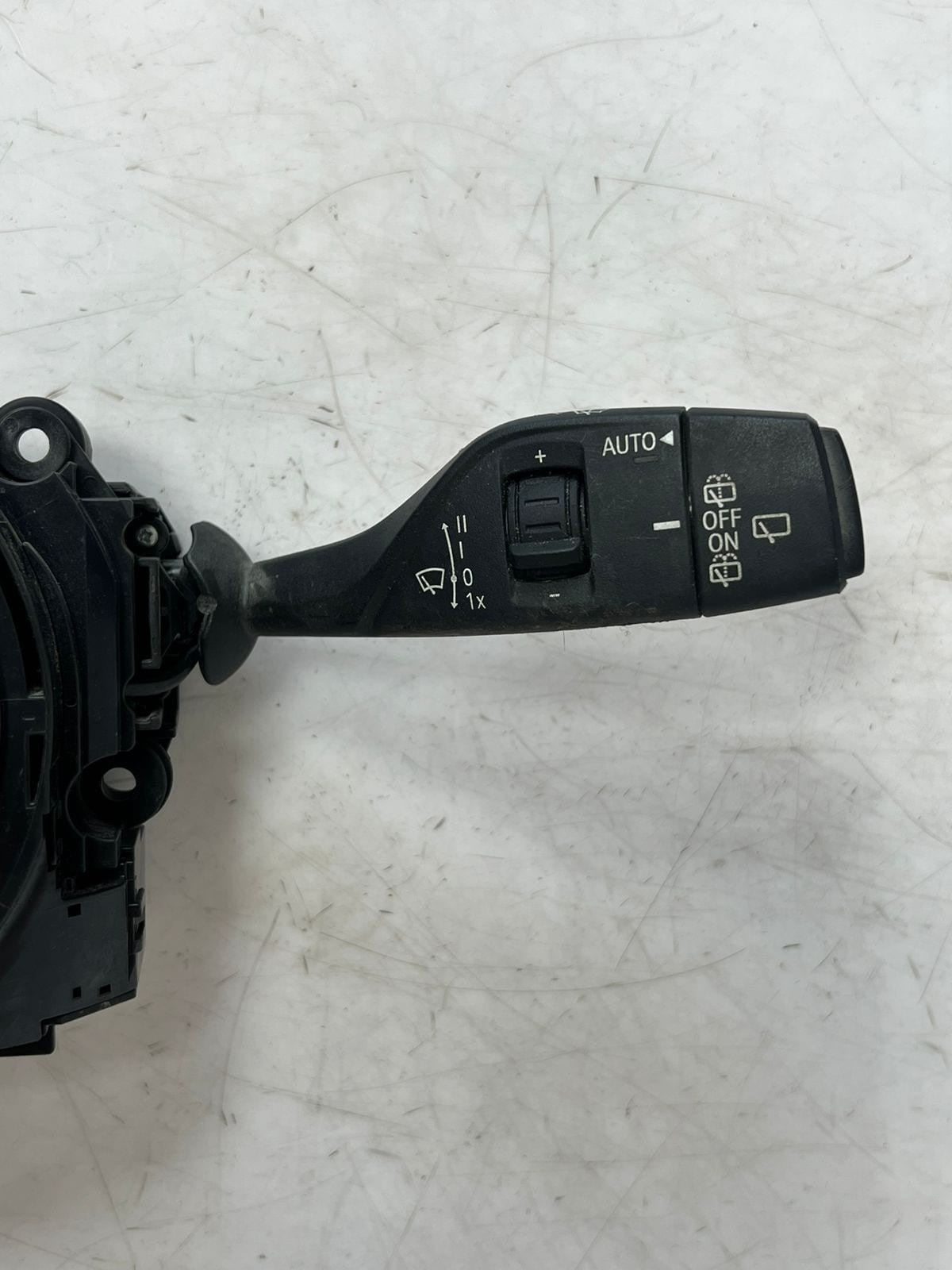 BMW F15 F25 F45 F46 F48 F49 F85 Steering Column Switch Cluster 9330563 OEM