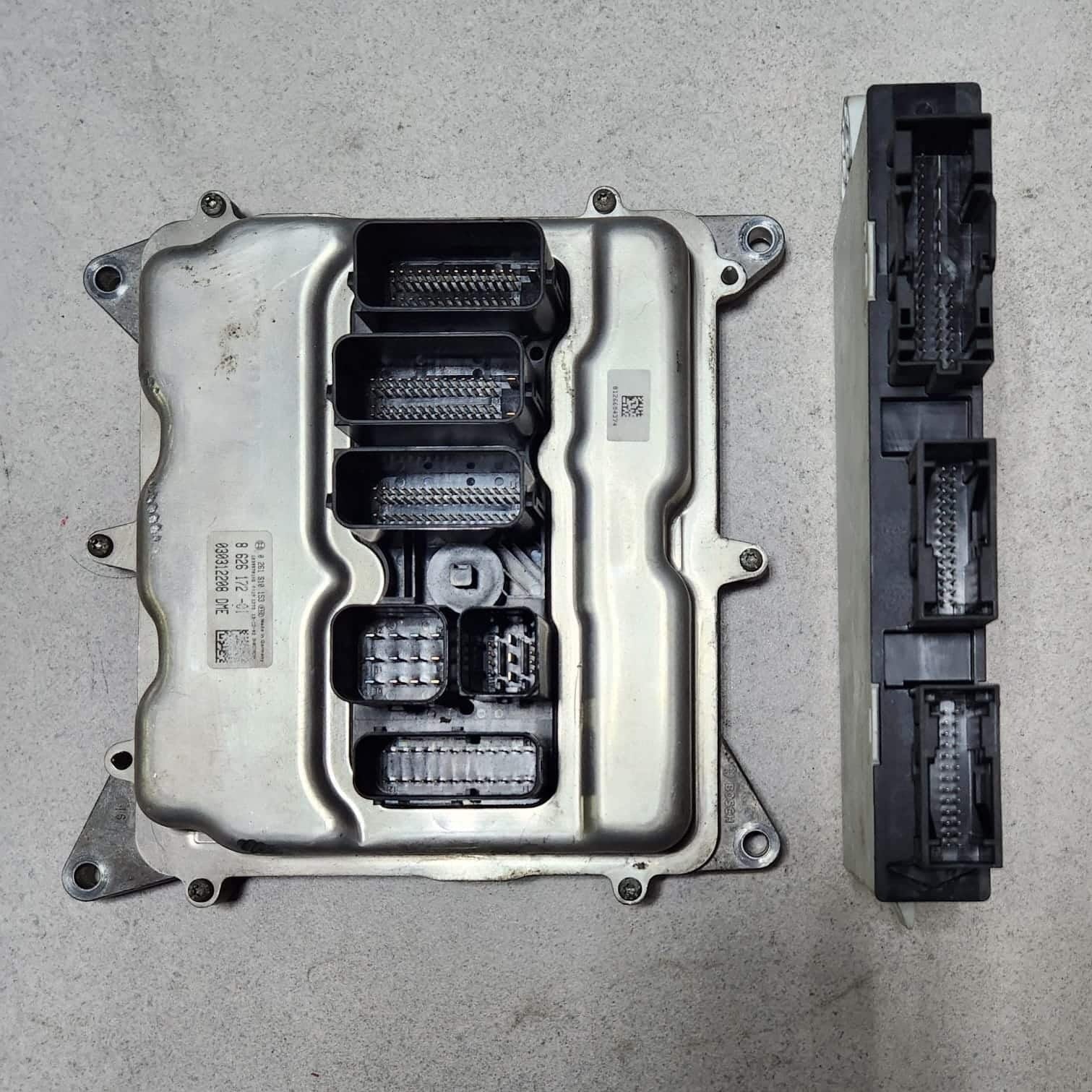 2014 BMW 320i 2014 F30 N20 Engine Control Unit DME ECU Set 8626172 OEM