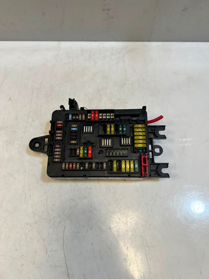 2012-2016 BMW 3 Series F30, F31, F35 328i 2.0 Diesel 135kw Fuse Box 9261110