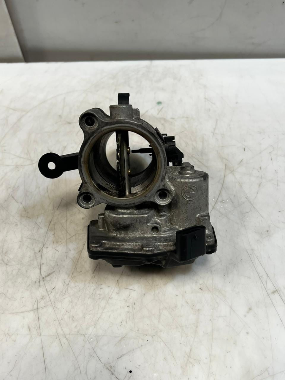 2013 BMW X3 X4 X5 X6 E84 E83 F25 F26 E70 F15 E71 F16 Throttle Body 7810752 OEM