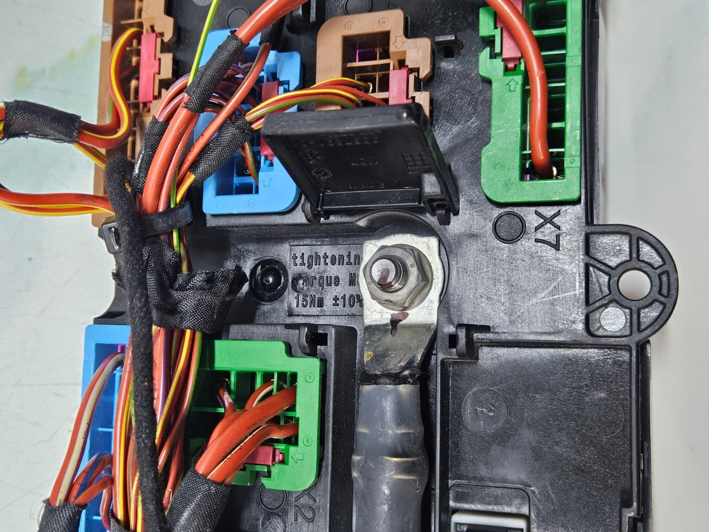 2019-2023 BMW X7 X5 G05 Rear Power Distribution Fuse Box 8706212 OEM