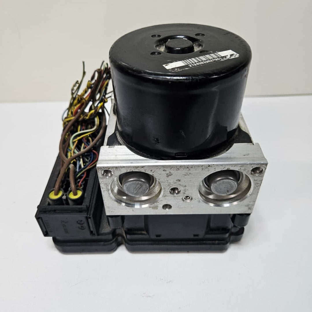 2009-2013 BMW 3 Series E90 E91 E92 E93 328i ABS Brake Pump Module 6789304
