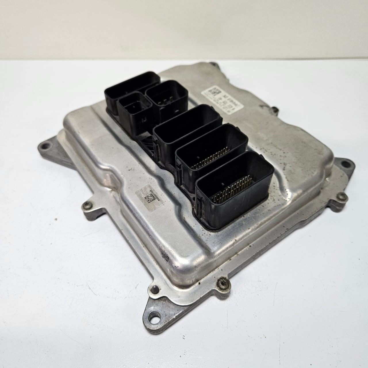 2012-2015 BMW N20, F22, F30, F31, F32, F34 320i Engine Control Unit 8631725 USED