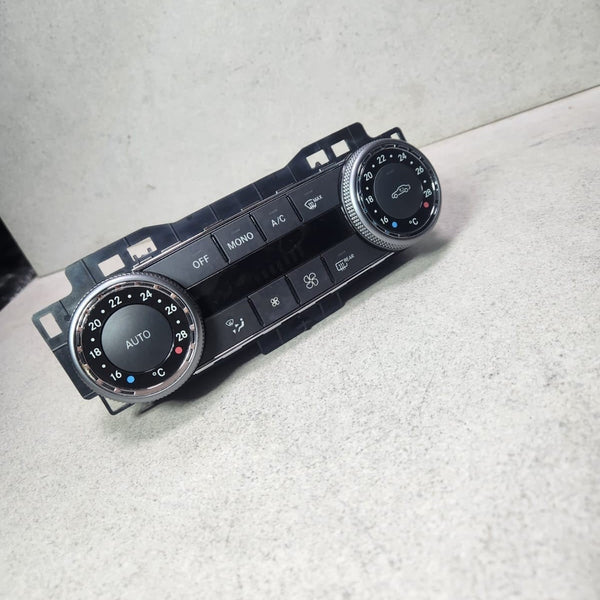 2010-2012 Mercedes-Benz C250 Climate Control Unit 2048309885 C-Class W204 