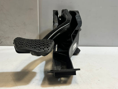 2022 BMW iX I20 xDrive 40 Brake STOP Pedal BRACKET 6893659 OEM