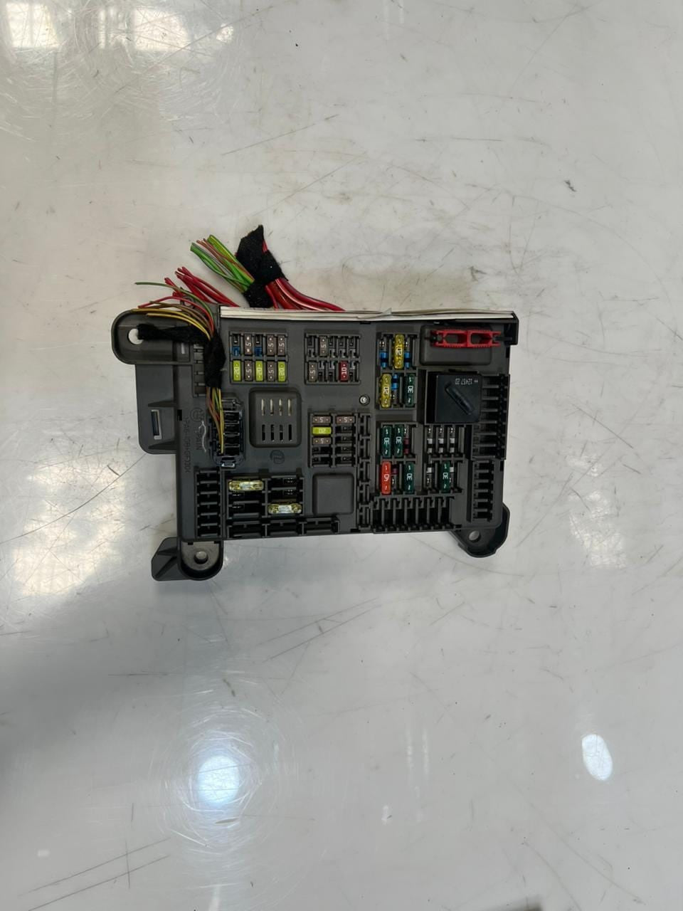 2007-2014 BMW X5 E70 and X6 E71 Rear Power Distribution Fuse Box 6931687 OEM