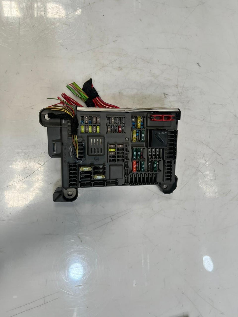2007-2014 BMW X5 E70 and X6 E71 Rear Power Distribution Fuse Box 6931687 OEM
