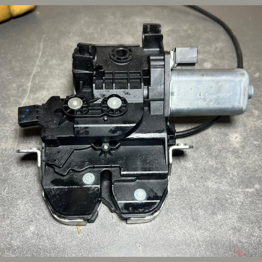 07-13 Mercedes  W221 S-Class Rear Trunk Lid Latch Lock Actuator A221 7500085 OEM
