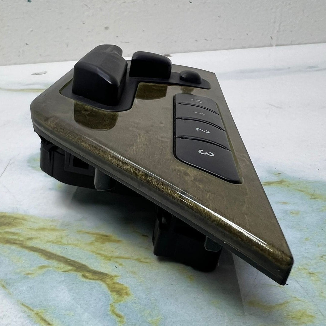 Mercedes Front Left Seat Switch Control Panel A2048701579 W204 C-Class C63 AMG
