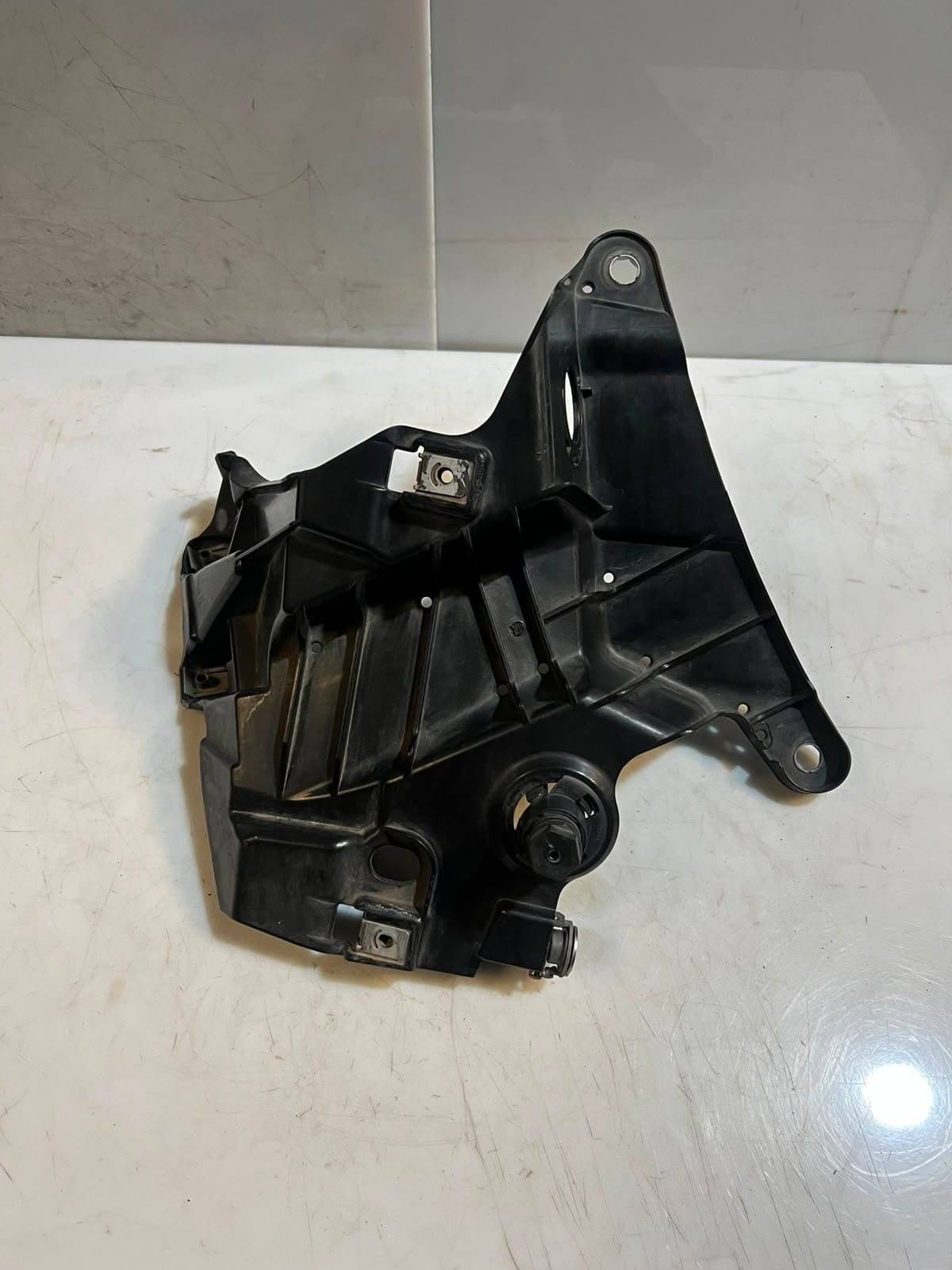 BMW X5 F15 F85 X6 F16 xDrive F86 Front Right Fender Bracket 5165 7294544 OEM