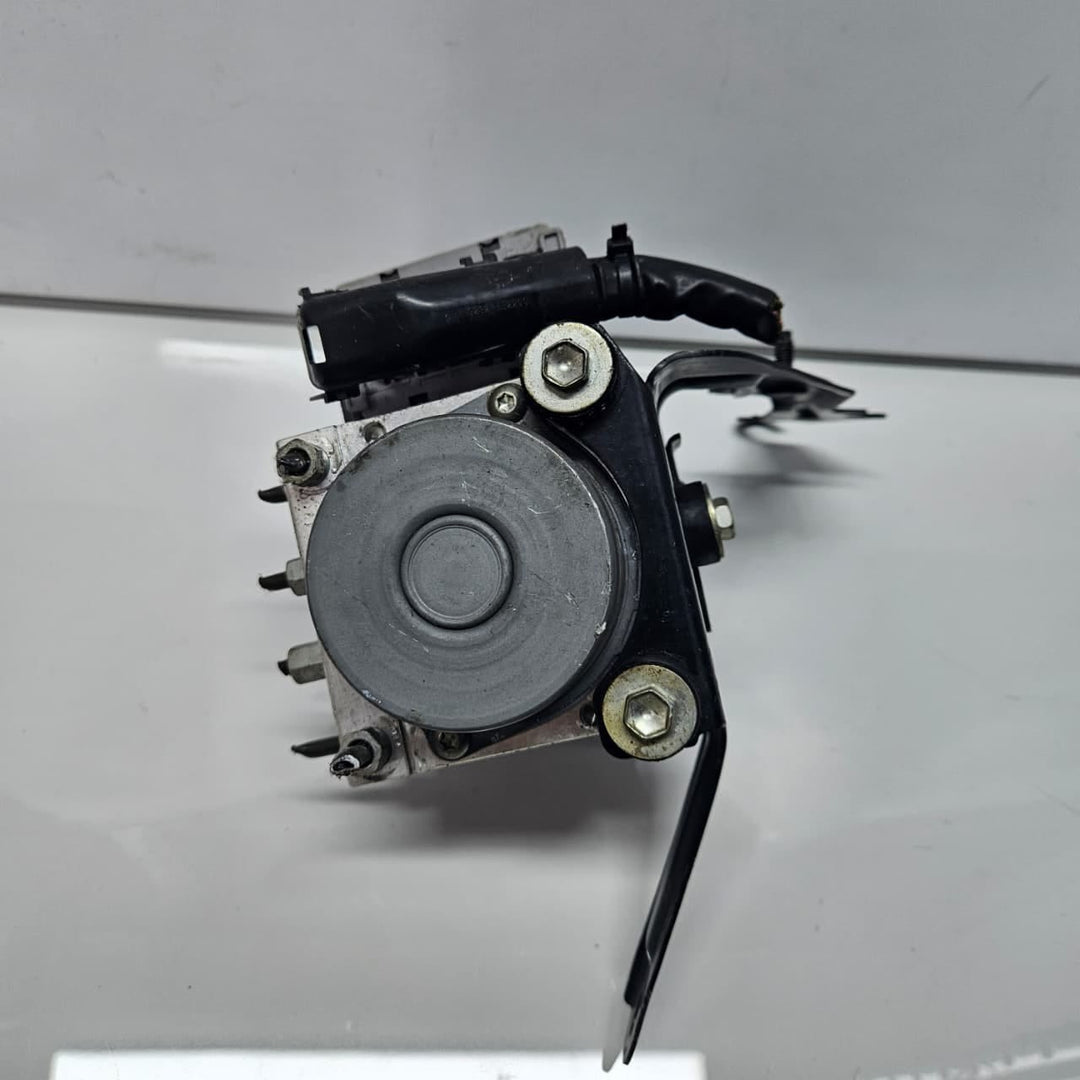 113040-10820-2011 Mitsubishi Delica D2 ABS Actuator 