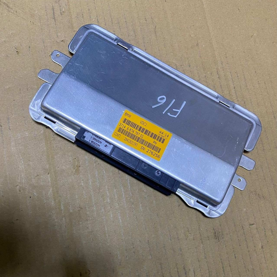 BMW Suspension Control Unit Module 6874797 X5 F15 and X6 F16