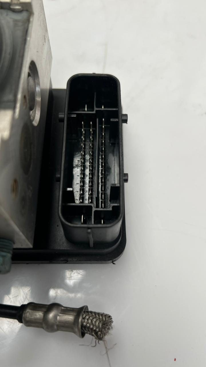 2013-2020 BMW 3 4 Series F32 F33 F36 320i ABS Control Module 6868639-6868640