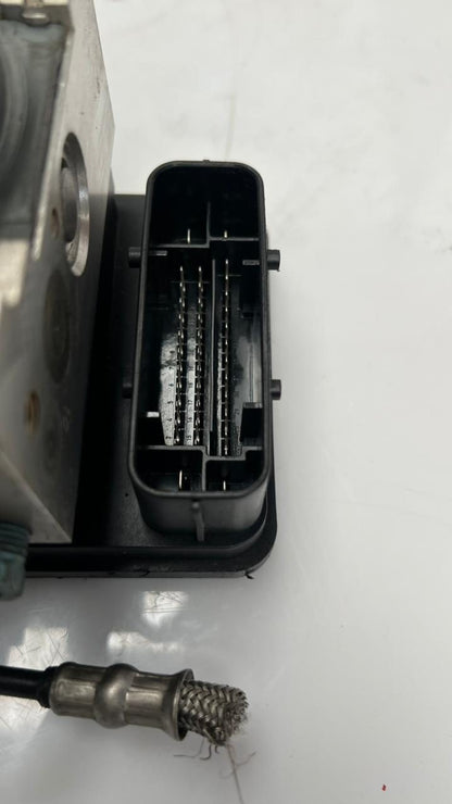 2013-2020 BMW 3 4 Series F32 F33 F36 320i ABS Control Module 6868639-6868640