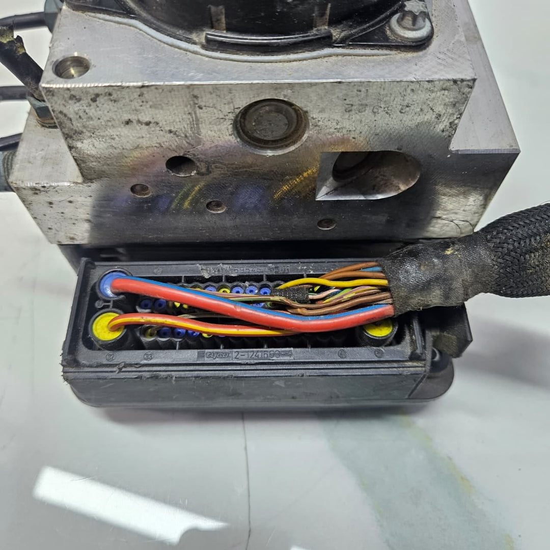 2014-2018 BMW 7 Series F01 F02 F03 F04 ABS Pump Control Unit 6791173 OEM