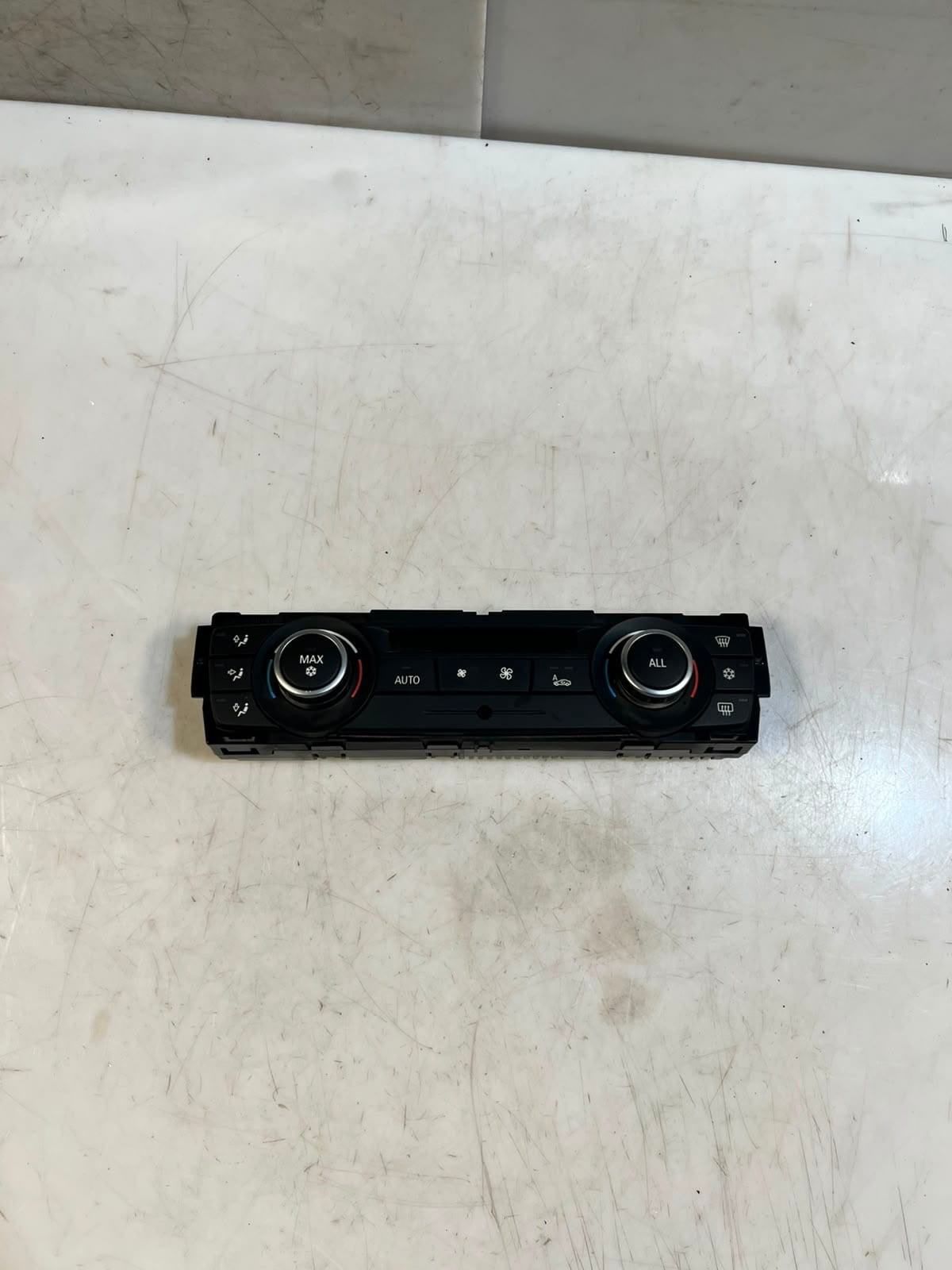 2010-2015 BMW X1 E84 E81 E82 E87 Air Conditioning Control Unit 9263303 OEM