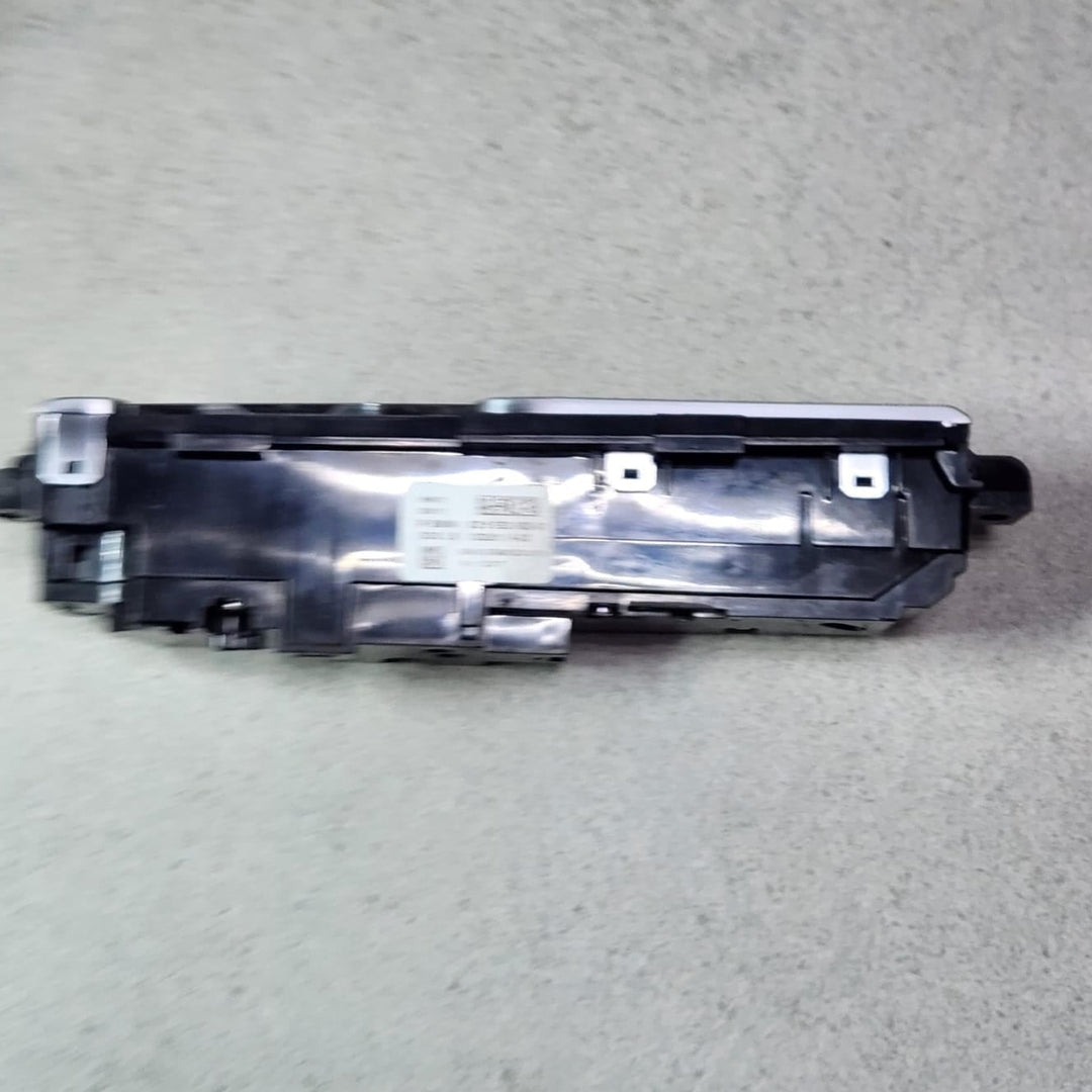 2016-2019 BMW 740i 7 Series G11 G12 Center Console Switch 6993902 OEM
