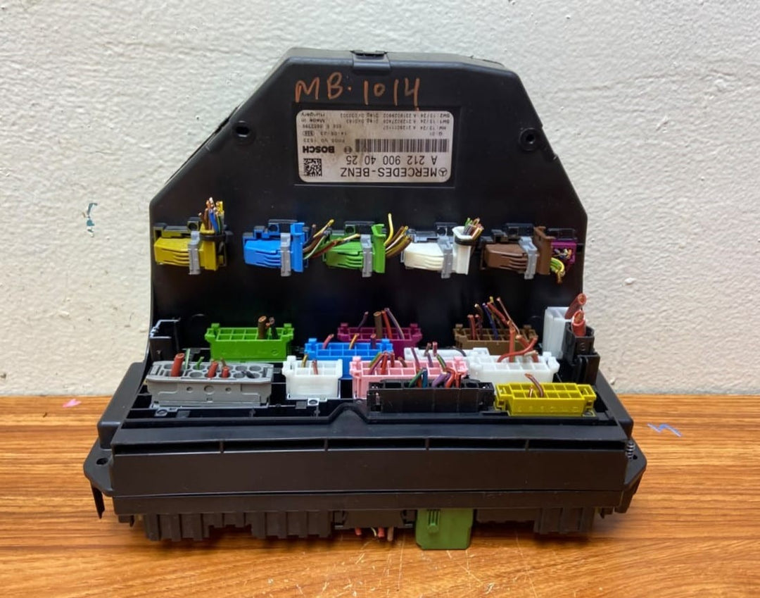 Mercedes-Benz E-250 Sam Fuse Box Control Unit A2129004025 E-Class W212
