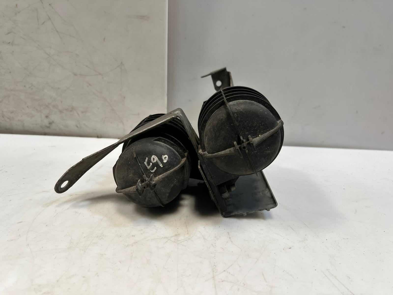 07-10 BMW E82 E88 E90 E92 135i 335i Turbo Vacuum Tank Canisters BrackeT 7558322