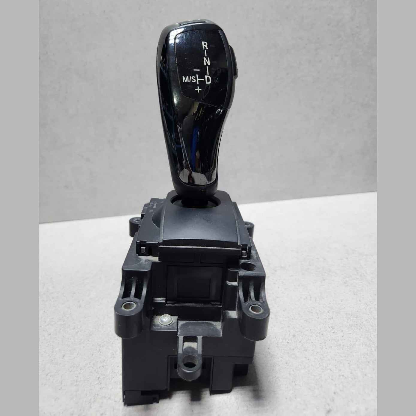 BMW Gear Selector Switch 9218104 5 Series F10 and 7 Series F01 F02 F03 RHD 