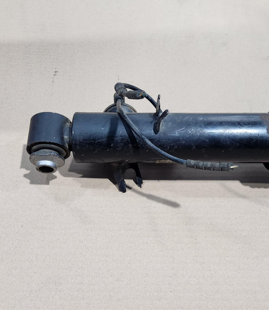 2014-2018 BMW X5 Rear Shock Absorber 6863176 X5 F15