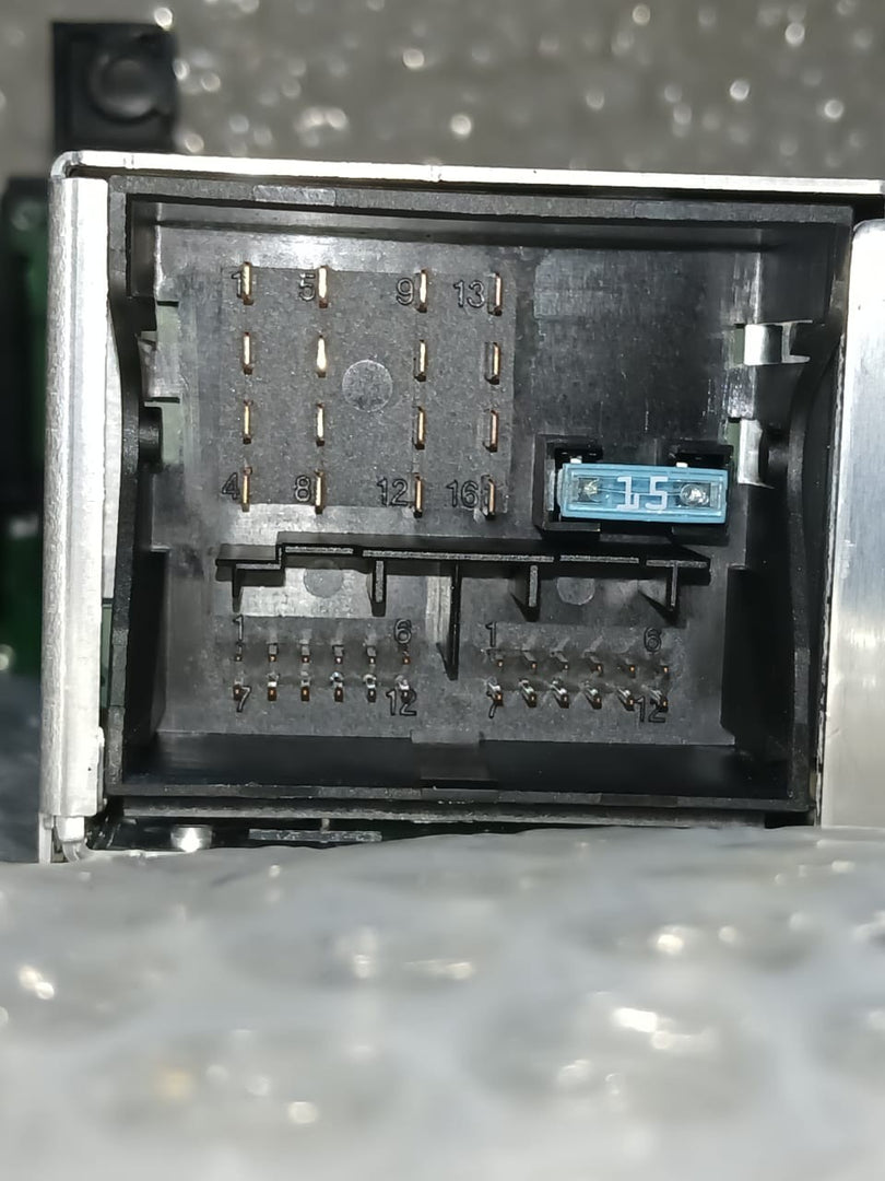 BMW E81 E84 X1 1SER BMW PROFESSIONAL AUDIO CD Player Head Unit - 9289109