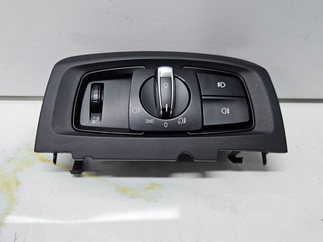 BMW X5 F15 X6 F16 RHD Headlight Control Switch 6824888 OEM