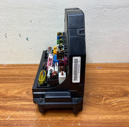 Mercedes-Benz Front SAM Fuse Box Control Module A2129003514  C-Class W204 W212