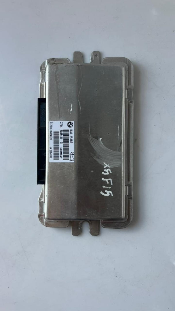 2014-2019 BMW X5 Suspension Control Module 6868411 F15 and X6 F16