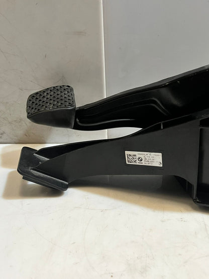 2022 BMW iX I20 xDrive 40 Brake STOP Pedal BRACKET 6893659 OEM
