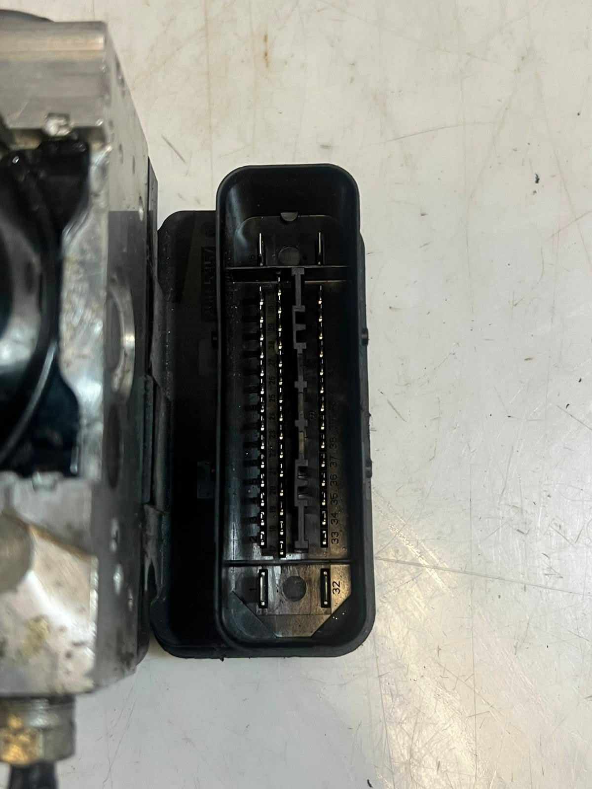 2007-2010 BMW E90 E91 E92 328i ABS HYDRAULIC Pump Module 6778485 OEM