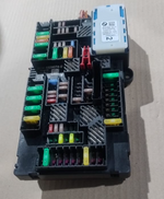 Load image into Gallery viewer, BMW F98 F97 X4 X3 G01  M BODY FUSE BOX CONTROL MODULE OEM  6828074