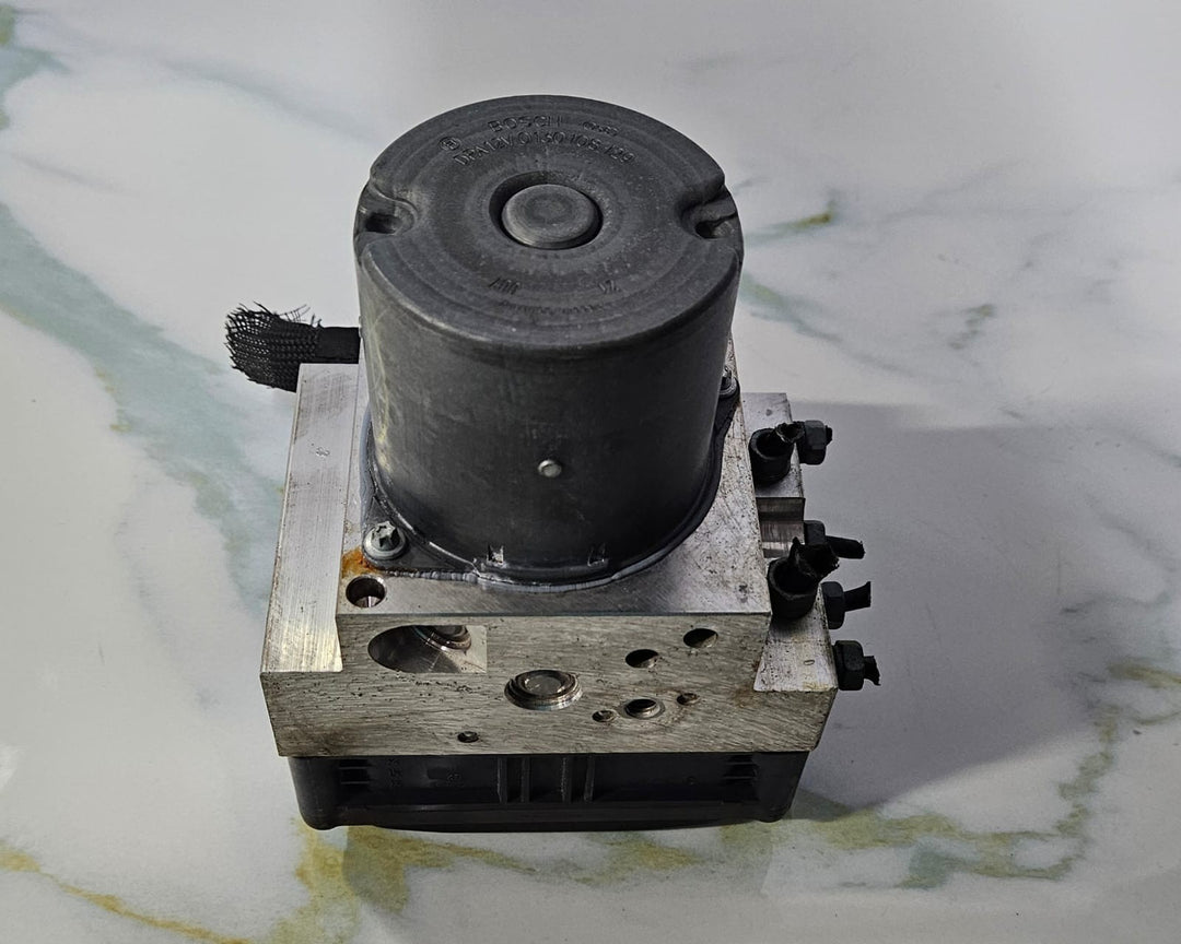 OEM BMW F02 F07 ABS Anti Lock Pump Brake Module 6797036, 6797038