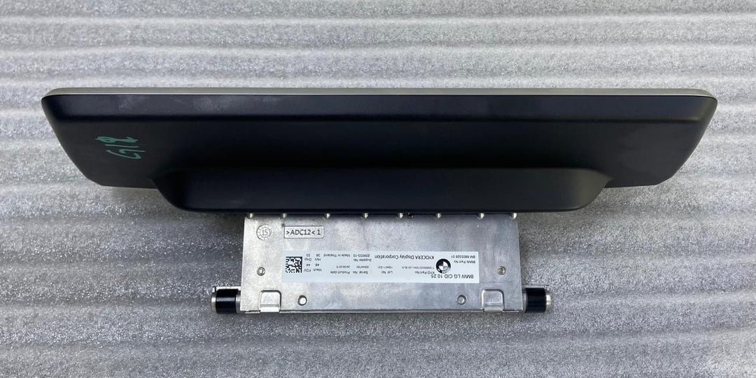 OEM BMW G11 G12 Navigation Central Information Display Screen 6805326