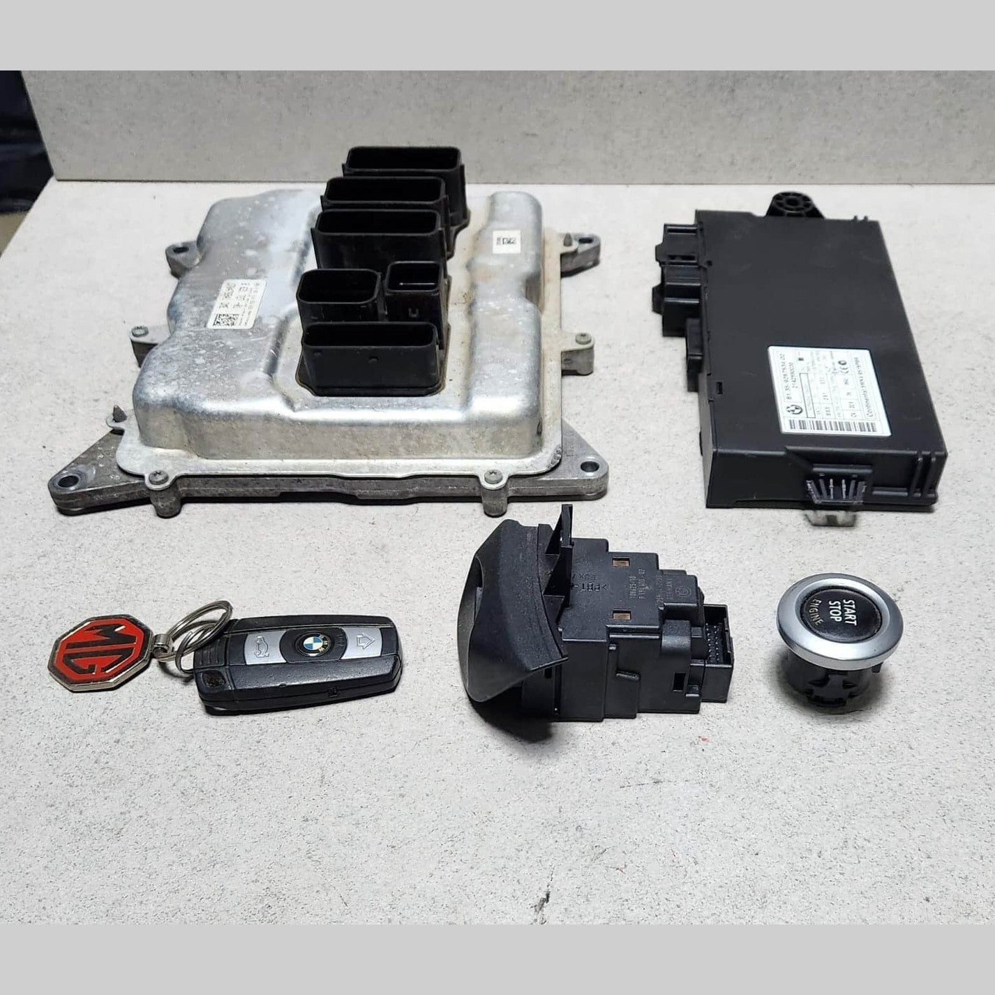 2014 BMW X1 E84 N20 Engine Control Unit ECU Set 8631727 OEM