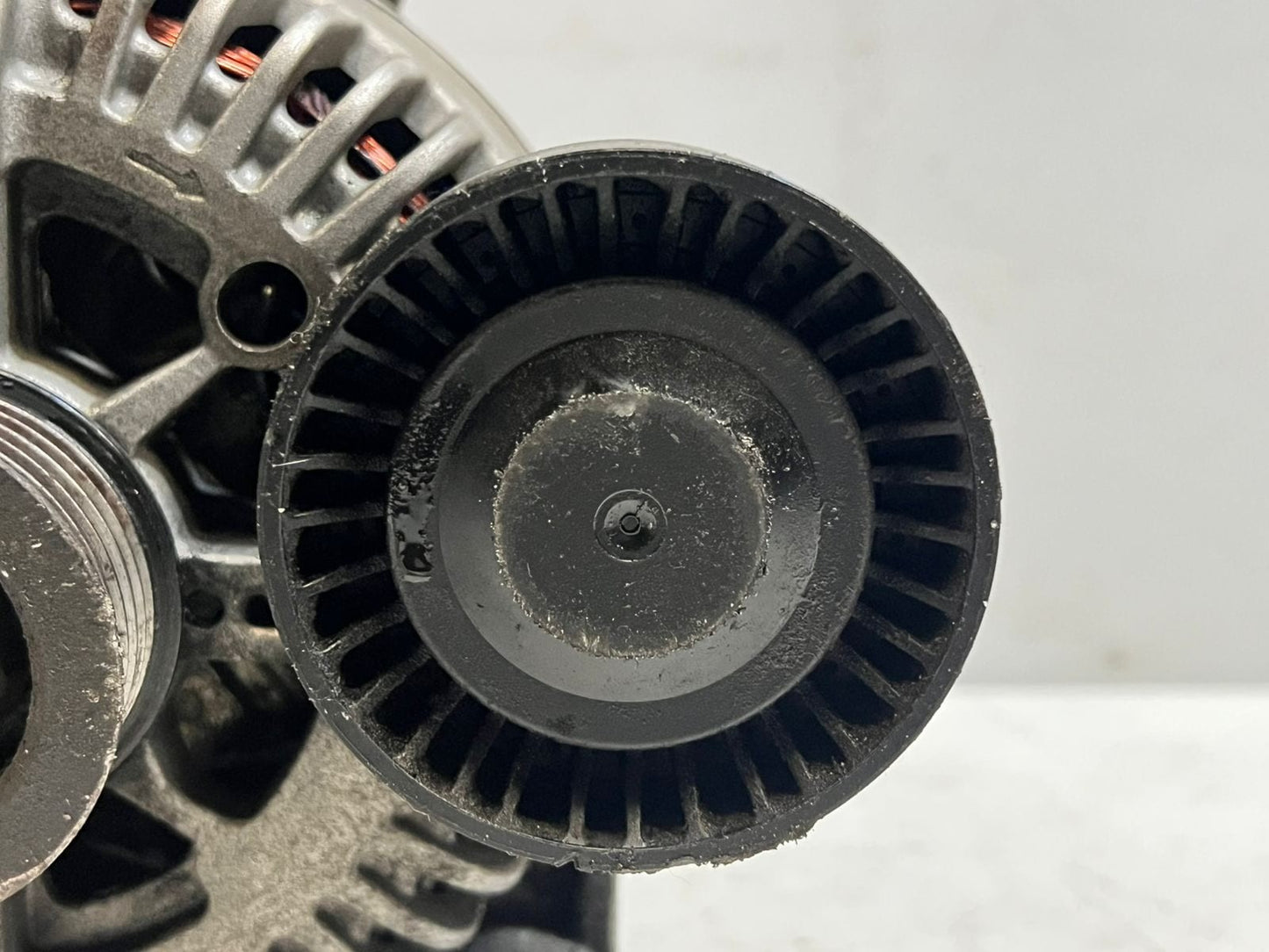 2006-2008 BMW 750i E60 E61 E63 E64 E65 E66 E67 E68 ENGINE Alternator 7542934 OEM