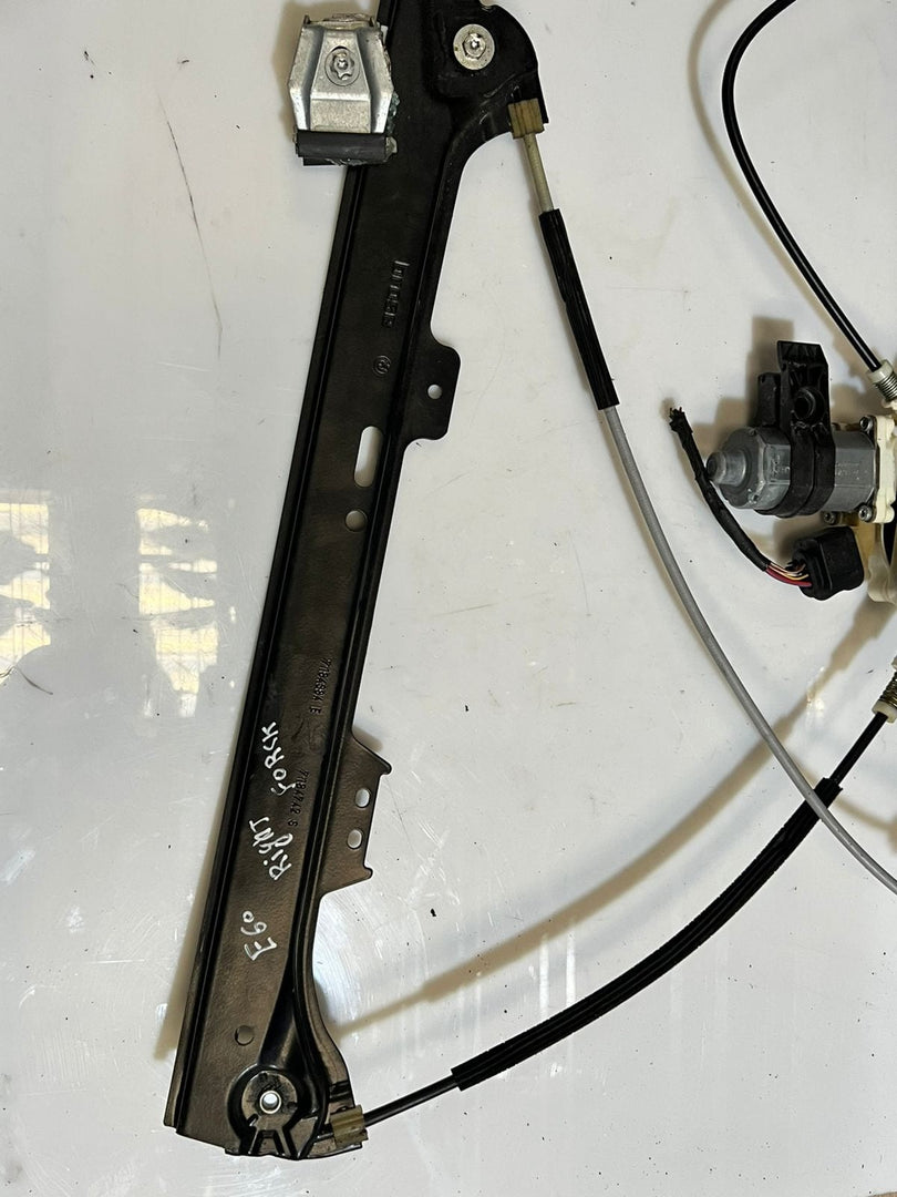 2006-2010 BMW 550i 5 Series E60 E61 Front Right Window Regulator 7184384 OEM