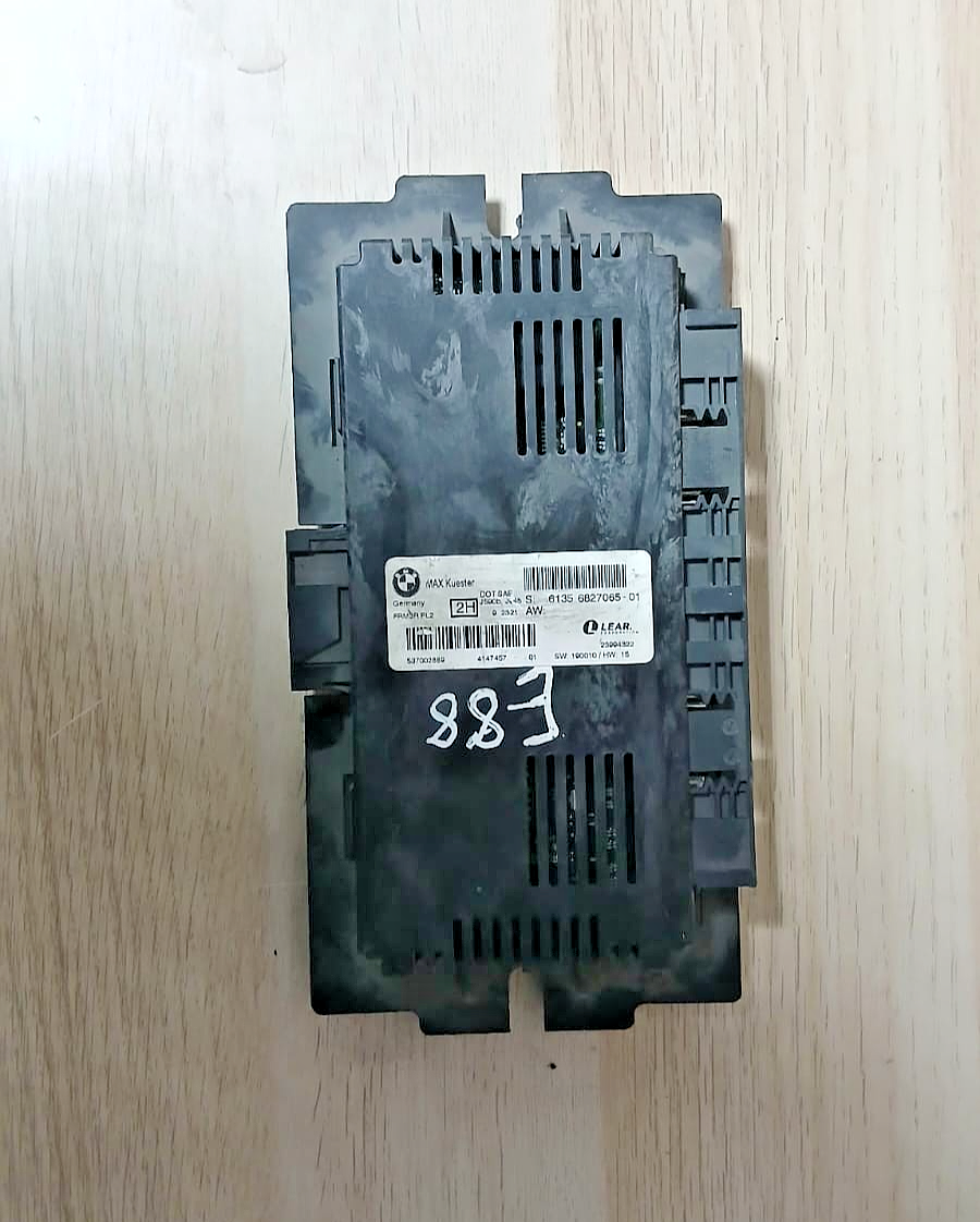 BMW 1 Series E81 118D Light Module Housing FRM ECU OEM 6827065