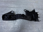 قم بتحميل الصورة إلى عارض الصور، OEM BMW 4 SERIES G22 G23 G26 BATTERY JUMP START TERMINAL BOX TRIM-  6842525