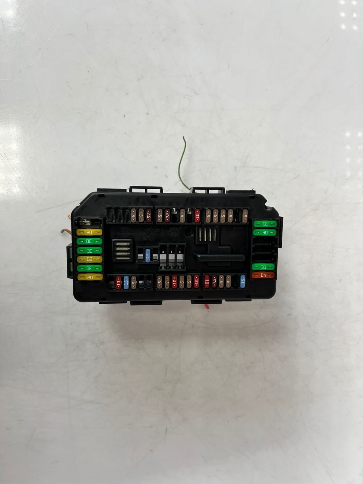 2015-2016 BMW 435i 1 2 3 4 F Series Engine Fuse Box Control Module 9389068 OEM