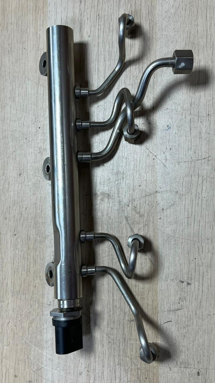 BMW F10 M5 S63N Fuel Rail Petrol High Pressure Injection Tube Cyl. (5) 7599868