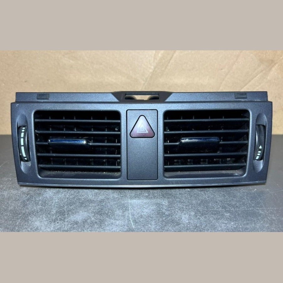 2008-2010 Mercedes W204 C-Class Front Center Dashboard  Heater A/C Air Vent