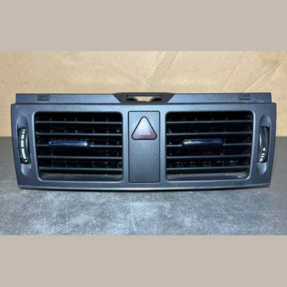 2008-2010 Mercedes W204 C-Class Front Center Dashboard  Heater A/C Air Vent