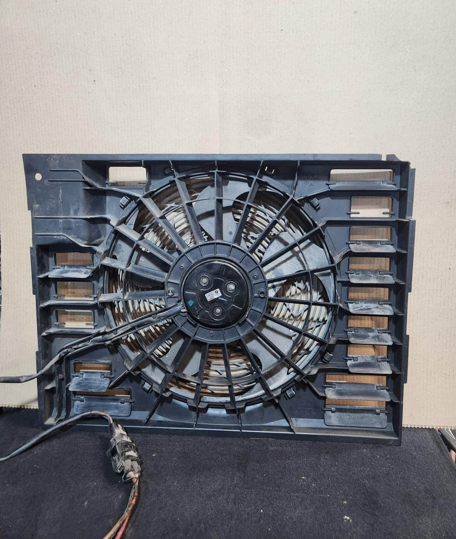 2002-2005 BMW 745i Radiator Cooling Fan Motor 6921925 745i 745Li 750i  E65 E66 