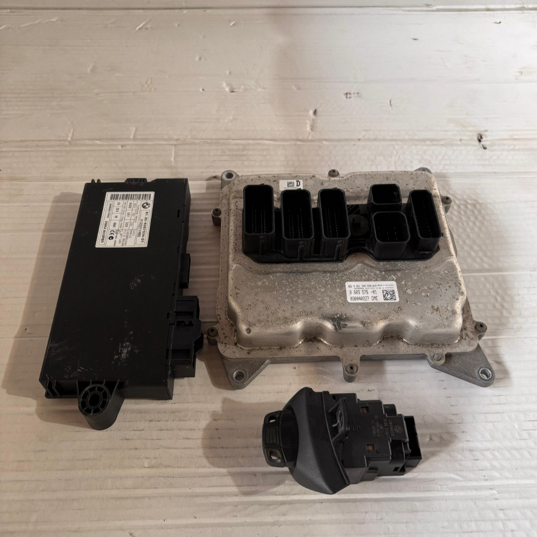 BMW X1 E84 20I 28I N20 ENGINE ECU DME COMPLETE SET - 8603576